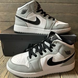 Jordan 1 Mid 'Light Smoke Grey' - GS Sz 6Y/7.5W